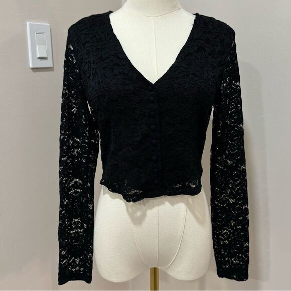 Abercrombie & Fitch Tops - Abercrombie and Fitch Long sleeve lace top cropped‎ black XS
